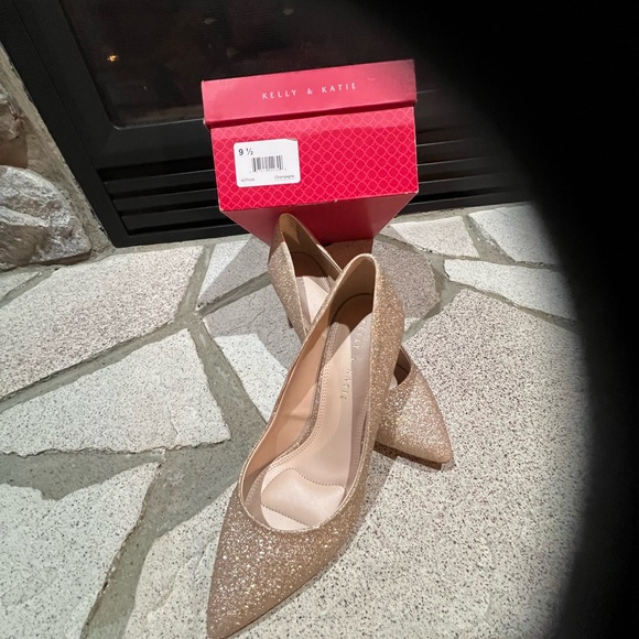 Shoes - Picture 1 of 2